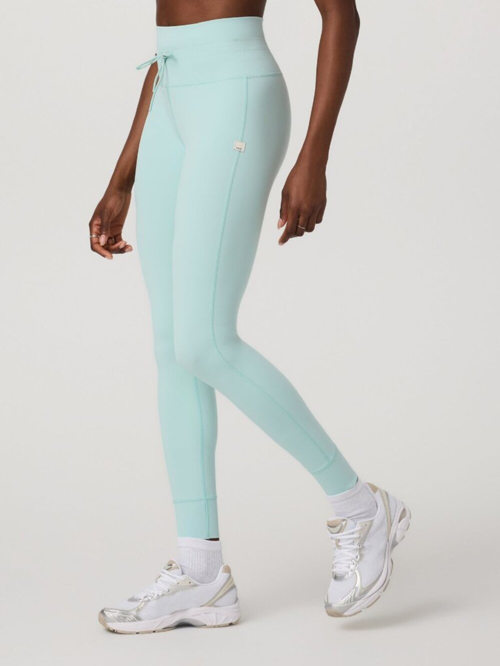 NWT Vuori Daily Leggings in Spearmint